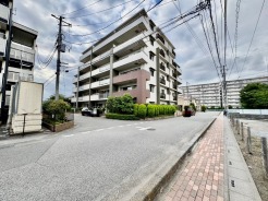 南越谷駅徒歩14分の近さ。 忙しい朝が助かる立地、 暮らしにゆとりが生まれます。