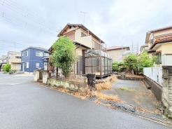 幅員こそやや狭くても、その分交通量が少なくて安心。