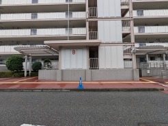 ゴミのないスッキリとしたエントランスです。