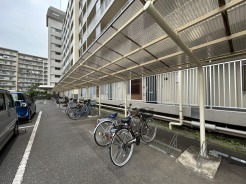駐輪場。