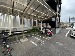 駐車場。