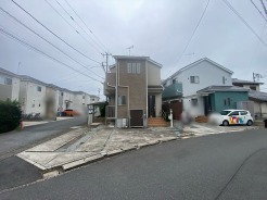 車の通りも少ない閑静な住宅地。子育てにも、第二の人生にも。