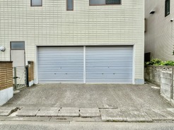 ガレージ付住宅