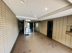 ゴミのないスッキリとしたエントランスです。
