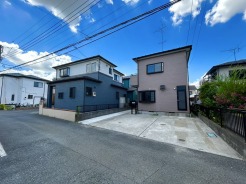 車通りの少ない閑静な住宅地、のびのびした子育てに適します。