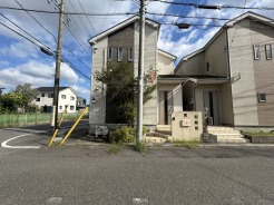 閑静な住宅地で、小さなお子様がいるご家族にも安心。