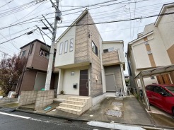 閑静な住宅地で、小さなお子様がいるご家族にも安心。