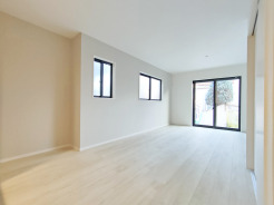 ご家族みんながゆったりくつろげる広々リビング。