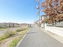 JR宇都宮線「東大宮」駅東口徒歩3分、提携駐車場もあります。エステート白馬東大宮店までお気軽にお問い合わせください。