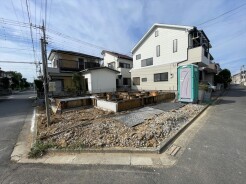 基礎から完成済みの住まいまで、各工程をご確認いただけます。