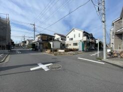 JR宇都宮線「東大宮」駅東口徒歩3分、提携駐車場もあります。エステート白馬東大宮店までお気軽にお問い合わせください。