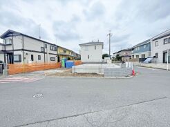 JR宇都宮線「東大宮」駅東口徒歩3分、提携駐車場もあります。エステート白馬東大宮店までお気軽にお問い合わせください。