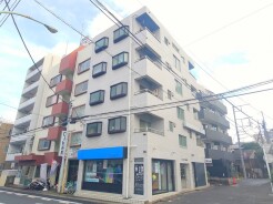西武池袋線「東久留米」駅から徒歩4分!
便利な立地の新耐震基準マンション。