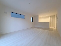 2号棟 リビングは家具の配置も思いのまま。自由度が高い設計です。