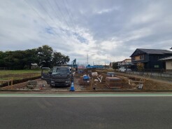 2号棟 五感で感じる、現地でしかわからない事も沢山ございます。周辺環境なども一緒にご案内いたしますのでお気軽にお問合せください。