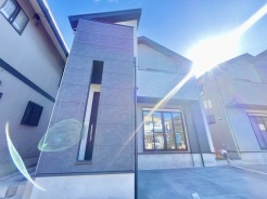 2号棟 戸建てが立ち並ぶ静かな住宅街。四季折々の移り変わりを感じながら自然と楽しみ、暮らす、そんな毎日を日々の中で感じられる住環境