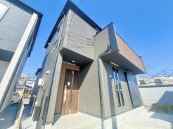 五感で感じる、現地でしかわからない事も沢山ございます。周辺環境なども一緒にご案内いたしますのでお気軽にお問合せください。
