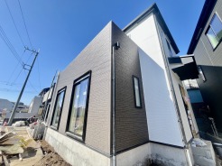 2号棟 五感で感じる、現地でしかわからない事も沢山ございます。周辺環境なども一緒にご案内いたしますのでお気軽にお問合せください。