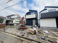 3号棟 セカンドカーや来客時にも便利なカースペース2台分ございます。