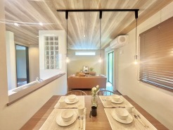 リビングは家具の配置も思いのまま。自由度が高い設計です。