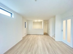 A号棟 リビングは家具の配置も思いのまま。自由度が高い設計です。