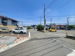 五感で感じる、現地でしかわからない事も沢山ございます。周辺環境なども一緒にご案内いたしますのでお気軽にお問合せください。