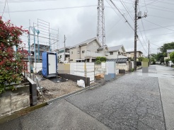 1号棟 戸建てが立ち並ぶ静かな住宅街。四季折々の移り変わりを感じながら自然と楽しみ、暮らす、そんな毎日を日々の中で感じられる住環境