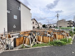 1号棟 建築中です 建物は令和8年10月完成予定です