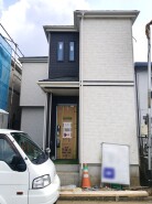 カースペースは1台駐車できます。車庫の出し入れのしやすさなど、実際に現地にてご確認ください。