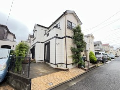 窓から眺める風景は一日の疲れを癒すヒーリングを奏でる、心地の良い時間を演出してくれます。室内も重要ですが、周りの環境もマイホーム選びの大事なポイント