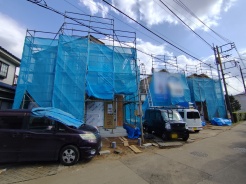 A号棟 戸建てが立ち並ぶ静かな住宅街。四季折々の移り変わりを感じながら自然と楽しみ、暮らす、そんな毎日を日々の中で感じられる住環境