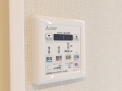 【便利な浴室暖房乾燥機つき!】