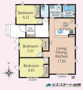 生活動線がワンフロアで完結する平屋建てです。
