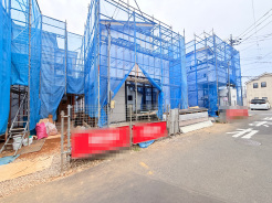 戸建てが立ち並ぶ静かな住宅街。四季折々の移り変わりを感じながら自然と楽しみ、暮らす、そんな毎日を日々の中で感じられる住環境