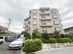 9階建て5階部分のお部屋です。室内はきれいにリフォームしてからのお引渡です。