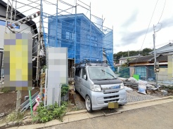 完成へと向かう過程を眺める穏やかな時間が流れる敷地です