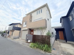 五感で感じる、現地でしかわからない事も沢山ございます。周辺環境なども一緒にご案内いたしますのでお気軽にお問合せください。
リフォームは令和8年8月完了予定