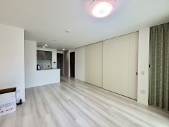 家族が一番集まる場所だから広々としつつも素敵な空間であって欲しい。皆がくつろぐリビングからキッチンまでが一つに繋がる空間。