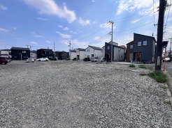 1号地 戸建てが立ち並ぶ静かな住宅街。四季折々の移り変わりを感じながら自然と楽しみ、暮らす、そんな毎日を日々の中で感じられる住環境