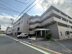 駅前のグリーンガーデンまでも近くて便利です。