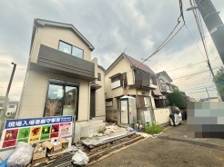 南道路に面しており日中もたくさんの陽が入ります。風通りや周辺環境など実際に現地にてご確認ください。