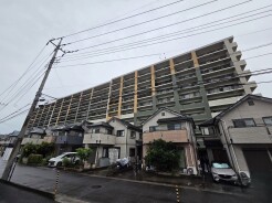 五感で感じる、現地でしかわからない事も沢山ございます。周辺環境なども一緒にご案内いたしますのでお気軽にお問合せください。