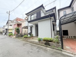 商業施設が徒歩圏内に充実、日々のお買い物も安心な環境です。
