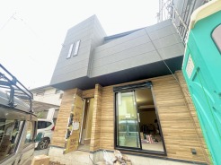 A号棟 五感で感じる、現地でしかわからない事も沢山ございます。周辺環境なども一緒にご案内いたしますのでお気軽にお問合せください。