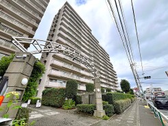 総戸数126世帯の大規模マンションです。お気軽にお問合せ下さい。