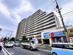 五感で感じる、現地でしかわからない事も沢山ございます。周辺環境なども一緒にご案内いたしますのでお気軽にお問合せください。