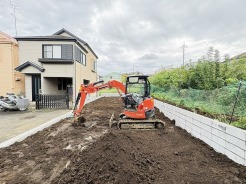 完成は来年の1月を予定しております。
施工例の見学も出来ますのでお気軽にお問合せ下さい。