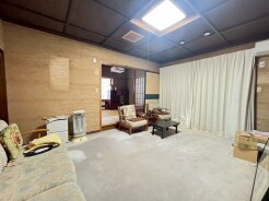 約10帖のリビング、キッチンをいれると、18帖の空間です。