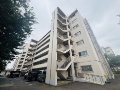 五感で感じる、現地でしかわからない事も沢山ございます。周辺環境なども一緒にご案内いたしますのでお気軽にお問合せください。