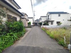 戸建てが立ち並ぶ静かな住宅街。四季折々の移り変わりを感じながら自然と楽しみ、暮らす、そんな毎日を日々の中で感じられる住環境